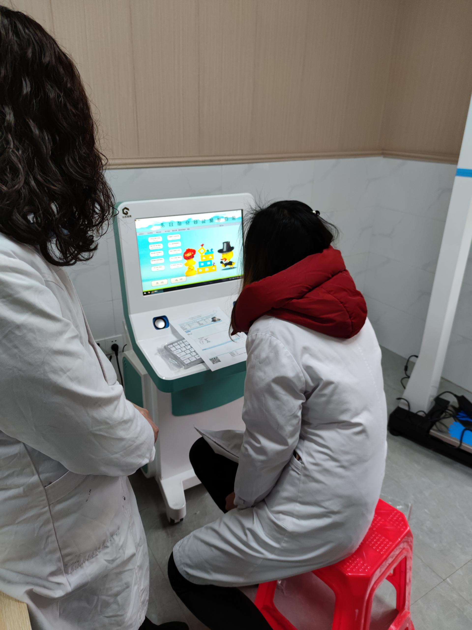 兒童智力測試儀廠家國康提示新生兒補充這5種營養(yǎng)，孩子健康比較聰明